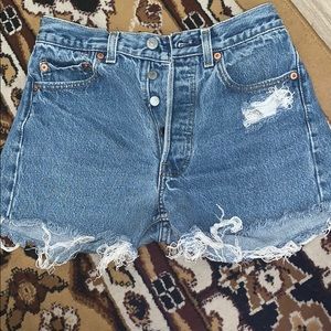 Vintage frayed cut-off Levis!! Size 26
